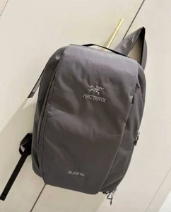 Mochila ARC'TERYX Blade 20 Gris Nueva - Imagen 1 de 8