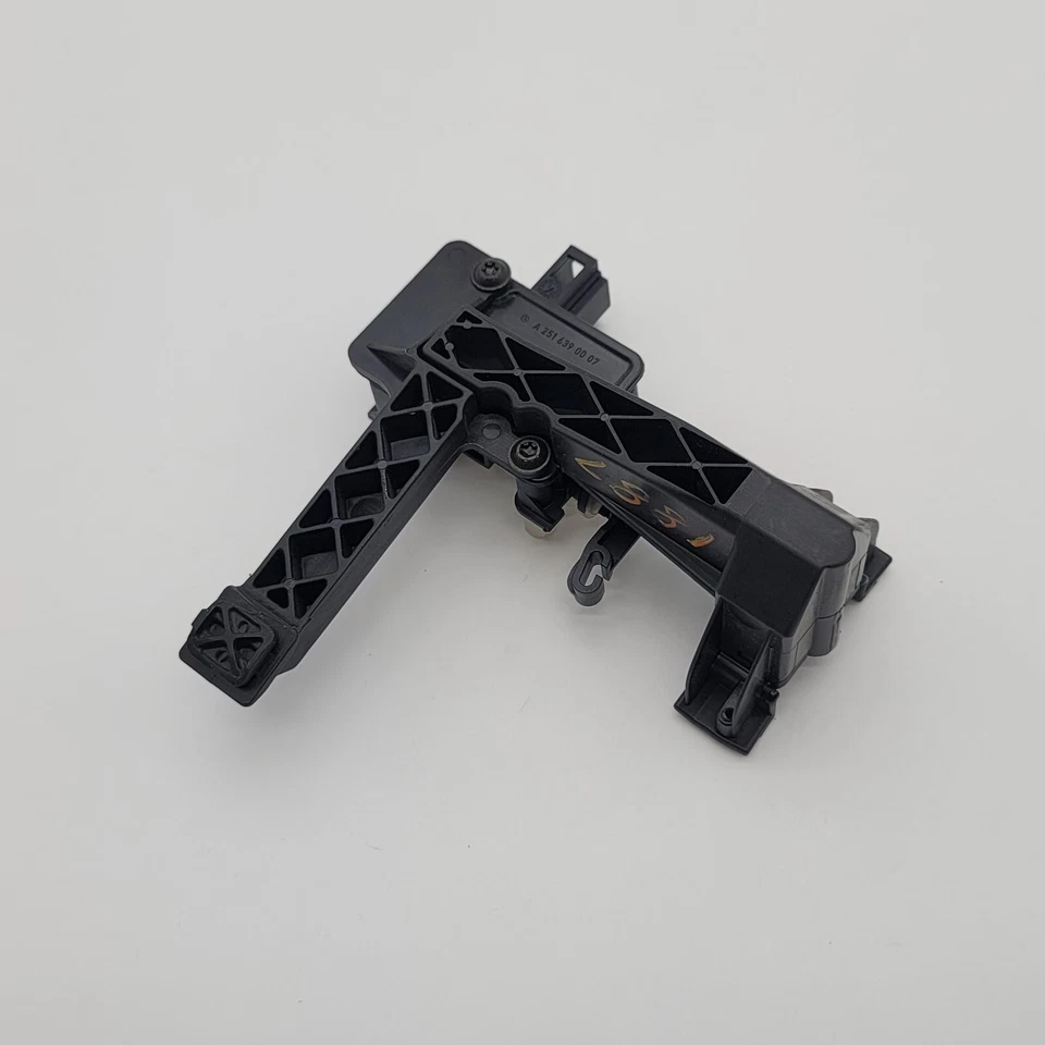 Actuador de liberación de puerta de combustible Mercedes W219 CLS550 CL600 CL550 2007-2013 2518200197 Foto 1 de 4