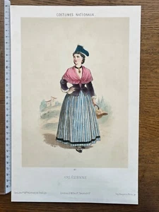 Estampe XIX / Lithographie / COSTUMES NATIONAUX / Arlésienne - 19x25cm - Foto 1 di 1