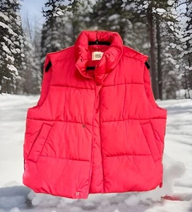 Urban Outfitters NWT BDG Pia Pink XTRA SOFT Full Zip Puffer Vest Retail $79 Sz M - Picture 1 of 14