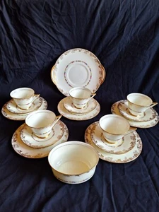 Juego de té Royal Doulton parte 17 piezas 5 tazas tríos Art Deco rosa dorado V2015 - Imagen 1 de 22