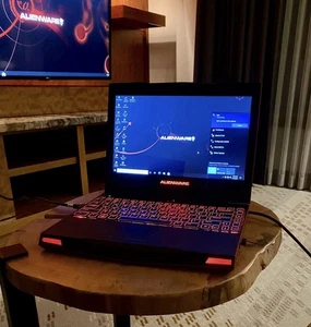 ALIENWARE® M11X R3 | i7 2617M | GTX 540M | Rare Laptop - Afbeelding 1 van 3
