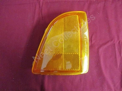 Новый из старых запасов оригинальный производитель GMC Jimmy Sonoma угловая лампа 1994 - 1997 правая ручка янтарный объектив - Изображение 1 из 3