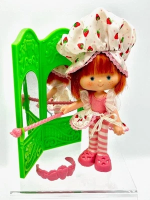 Bailarina de colección Fresa Shortcake Bailarina Muñeca Espejo Ballet Bar Corona Sombrero Foto 1 de 4