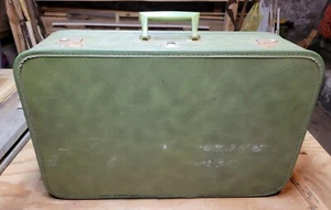 Vintage Suitcase / Luggage Green Vinyl Rounded Corners Metal Latches 25"x16"x7" - Picture 1 of 12