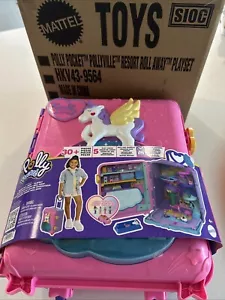 Polly Pocket Pollyville Resort Roll Away Playset Dolls & Accessories New - Picture 1 of 16