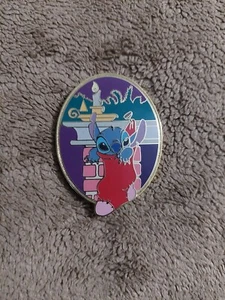 Disney Pin - Disney Auctions - Stitch In Christmas Stocking - P.I.N.S.   PP34310 - Picture 1 of 2