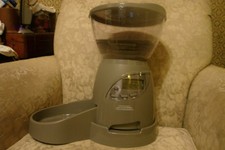 Petmate Portion Right Programmable Control Feeder 24779 18 cup capacity Open Box