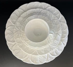 Coalport Wedgwood Country Ware China 5 Piece Place Setting White Retired EUC - Picture 1 of 14