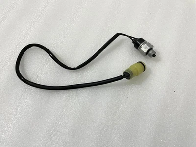 Suzuki  SJ413 410 Jimny Samurai Sierra Four Wheel Drive Switch 4WD Switch | Fit Foto 1 de 4