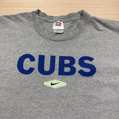 Camiseta vintage Nike Y2K Chicago Cubs Center Swoosh para hombre XL Foto 1 de 4