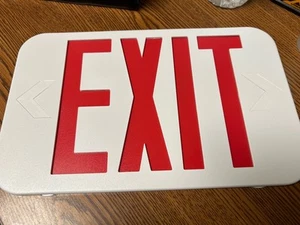 "Cubierta de placa frontal de señal de salida roja - nueva 7,2"" X 11,6""" - Imagen 1 de 3