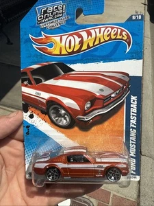 Hot Wheels Ford Mustang Fastback Rosso-Arancione 2011 #89/244 Street Beasts #9/10 Nuovo - Foto 1 di 6
