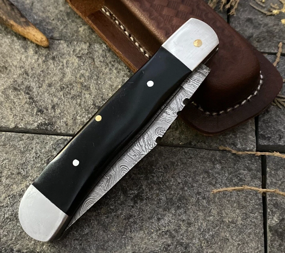 Cuchillo de Bolsillo Plegable Shard™ Custom Forged a Mano Trampero de Acero Damasco con Funda Foto 1 de 4