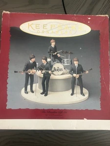 THE BEATLES Hallmark Gift Set NIB Never Assembled Fab Four Miniature Keepsake - Afbeelding 1 van 6