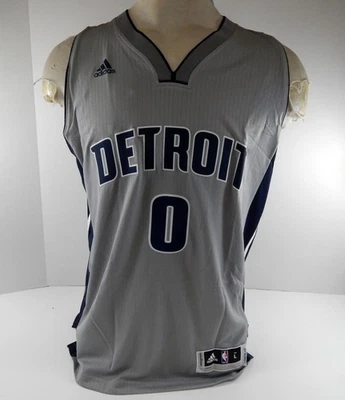 Camiseta deportiva gris Swingman 2016-17 para hombre Detroit Pistons Andre Drummond #0 MotorCity L S Foto 1 de 4