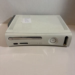 Microsoft Xbox 360 COMO ESTÁ - Consola solo para piezas o reparación - Leer descripción - Imagen 1 de 4