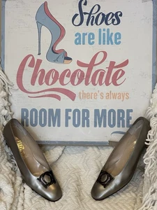 Zapatos de salón Salvatore Ferragamo de colección de cuero bronce claro para mujer 10,5 B - BONITOS - Imagen 1 de 11