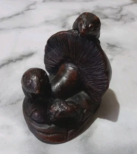 Vintage Hand Made Resin Dormice on Mushroom Statue Ornament 10x9cm (B3) - Picture 1 of 10