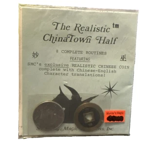 Truco de magia de moneda vintage de The Realistic China Town Half *RARO* - Imagen 1 de 6