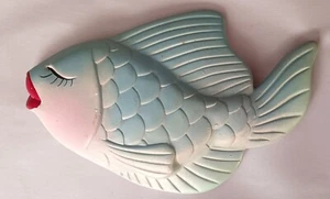Anthropomorphic Chalkware Fish Red Lipstick Eyelashes Blue Swimming Left - Imagen 1 de 6
