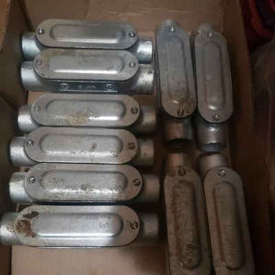 Ridgid EMT Electrical Conduit Body 3/4" with Cover - Image 1 of 3