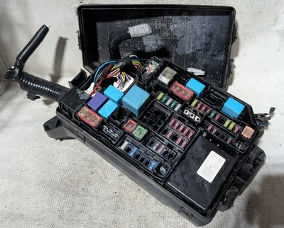 Toyota Corolla 2019 2020 2021 2022 Engine Fuse Relay Junction Block 8266202A40 - Image 1 of 2