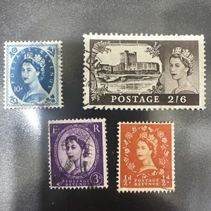 Gran Bretagna affrancatura entrate quattro francobolli - Foto 1 di 2