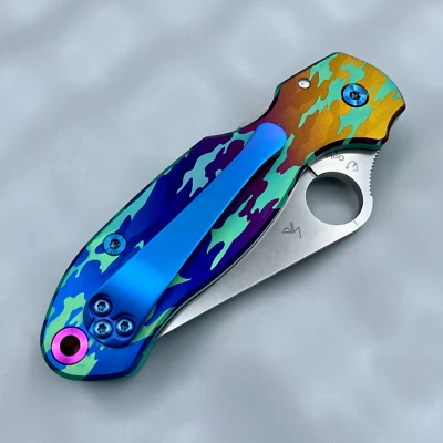 Spyderco Para 3 C223GP con escalas personalizadas de titanio verde y camuflaje Wyo - S45vn Foto 1 de 4