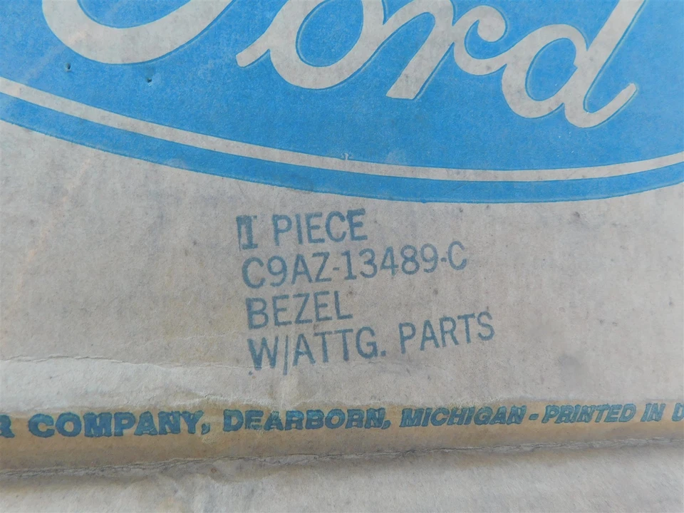 NOS 1969 1970 FORD COUNTRY SQUIRE RANCH WAGON STATION WAGON LH TAILLIGHT BEZEL - Image 1 of 1