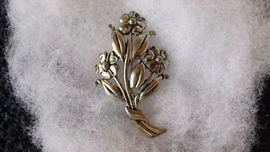 Vintage Silvertone Floral Brooch Pin CL20-23 - Picture 1 of 4