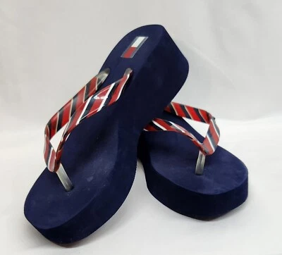 Sandálias e chinelos de plataforma Tommy Hilfiger - Imagem 1 de 4
