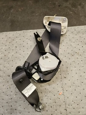 Subaru Impreza 2008-2012 sedán lado izquierdo conductor cinturón de seguridad trasero retractor... Foto 1 de 4