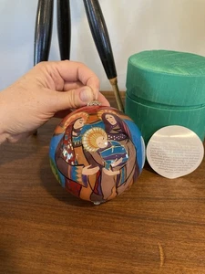 Pier One Li Bien 4" Glaskugel Ornament 2006 Weihnachten Heilige Familie Krippe - Bild 1 von 14