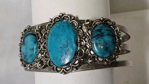VINTAGE FAUX TURQUOISE SILVER TONE METAL CUFF BRACELET 3 STONES - Picture 1 of 9