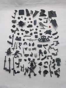 Menge (50+) Warhammer 40k und Fantasy Teile und Stücke - Bild 1 von 7