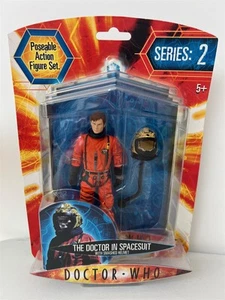 Doctor Who - DOCTOR IN SPACESUIT With Smashed HELMET - Series 2 Figure - DR NEW - Picture 1 of 2