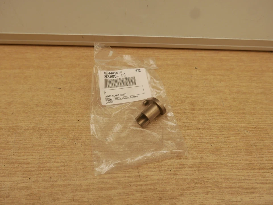 DeWALT 868680-00 bevel clamp dcs365 dcs777 dcs778 dw701 dw707 dw711 - Image 1 of 1