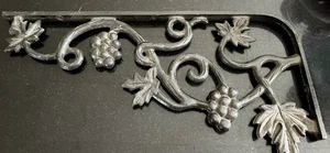 One Cast Iron Grapevine Corbel Bracket - Picture 1 of 2