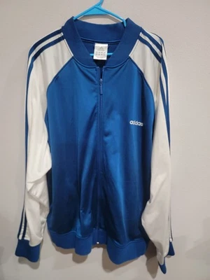 Chaqueta deportiva Adidas azul y blanco 3 rayas cremallera completa talla 2XL Foto 1 de 4