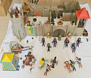Playmobil 3450 Ritterburg + 3888 Burgverteidigung Sammlung mit viel Zubehör - Bild 1 von 24