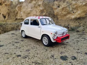 6& Fiat Abarth 850 TC- 1961 blanche 1/18 Solido - Imagen 1 de 7