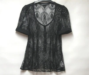 DESIGNER ARMANI EXCHANGE SCHWARZE HALBTRANSPARENTE SPITZENBLUSE LOGO OBERTEIL RN#91714 UK S - Bild 1 von 3