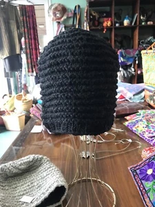 Gorro de lana tejido a mano revestimiento de lana polar negro hecho en Nepal - Imagen 1 de 1