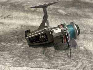 Carrete giratorio ZEBCO Lancer 4010 de colección raro funciona pero es áspero - Imagen 1 de 2