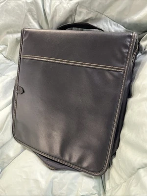 Case Logic Cd/DVD/video Game Zip Up Storage Case Large 336 Disc Capacity KSW320 - Image 1 of 4