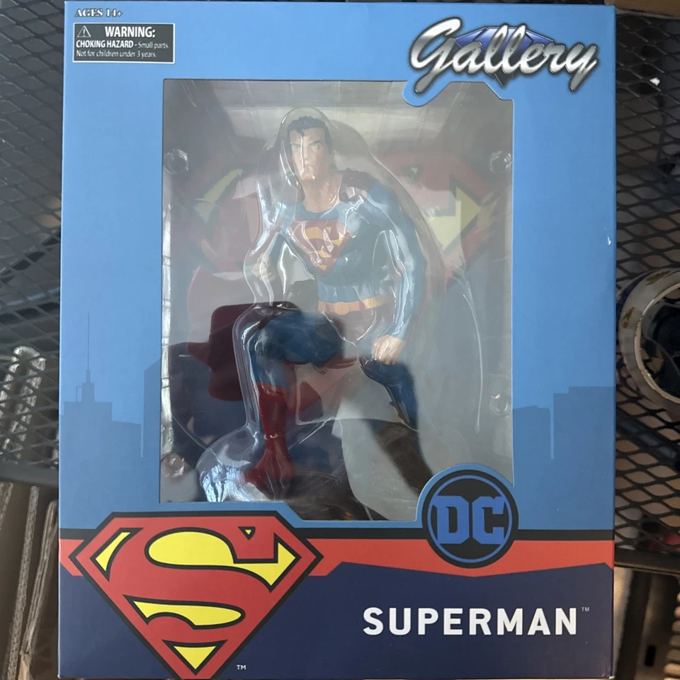 10-дюймовая коллекционная ПВХ-статуэтка Супермена из галереи DC диорама избранные игрушки с бриллиантами - Изображение 1 из 1