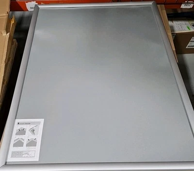 Soporte para póster montado en la pared, marco abierto a presión, lente antirreflejo plateado 36 x 48 Foto 1 de 3