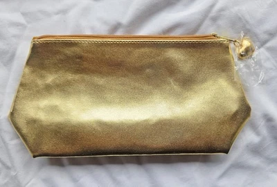 Bolsa de maquillaje Nordstrom dorada metálica imitación cuero - NUEVA SIN ETIQUETAS Foto 1 de 4