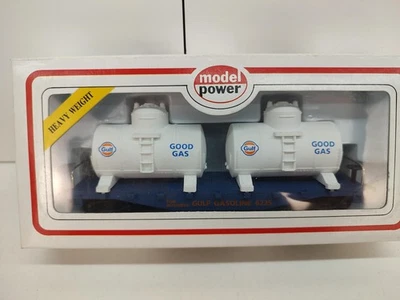 Model Power HO Scale 40' Flat Car Twin Removable Tanks Gulf Gasoline 8161 6225 - Image 1 of 4